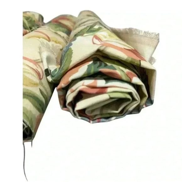 Fabric - 4 rolls of vintage floral 1 roll of dark denim 1 roll tropical floral - Picture 11 of 15